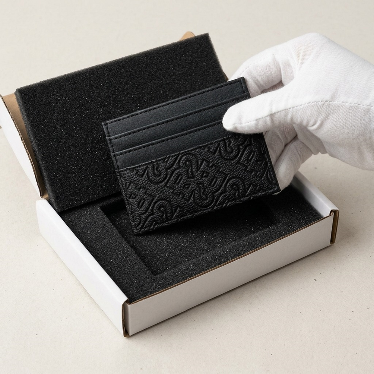 BUGATTI Rick Ross - The Boss Edition Card Holder - PU Phantom Black (BCC1007RR-BLACK) - Cartouches Certifiees