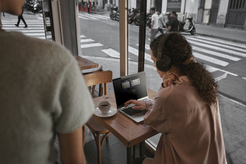 HP EliteBook X Flip G1i Next Gen AI PC Wolf Pro Security Edition Copilot+ PC Intel Core Ultra 7 268V Hybrid (2-in-1) 35.6 cm (14") Touchscreen WUXGA 32 GB LPDDR5x-SDRAM 1 TB SSD Wi-Fi 7 (802.11be) Windows 11 Pro Blue (B8GE7UT#ABA) - Cartouches Certifiees