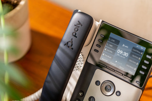 HPE HP Poly Edge E320 and PoE-enabled IP phone Black 8 lines IPS (82M88AA) - Cartouches Certifiees