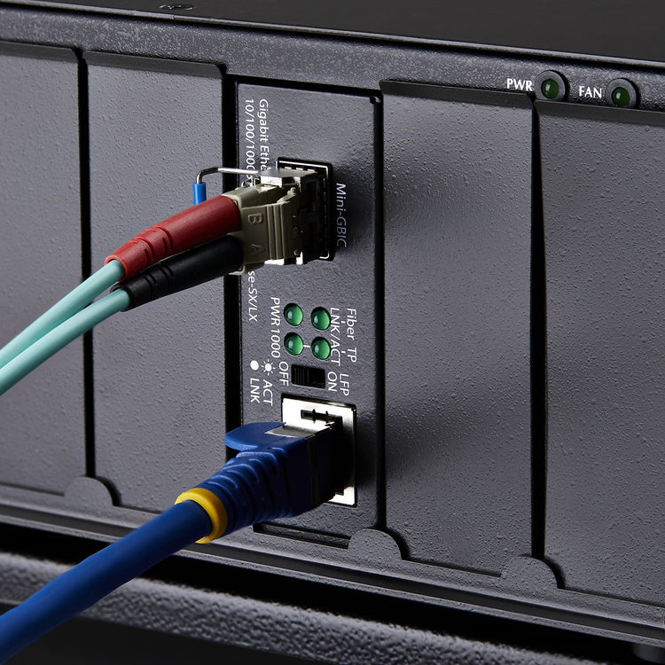 STARTECH network media converter 2000 Mbit/s 1310 nm Single-mode Black (MCM1110SMLC20) - Cartouches Certifiees